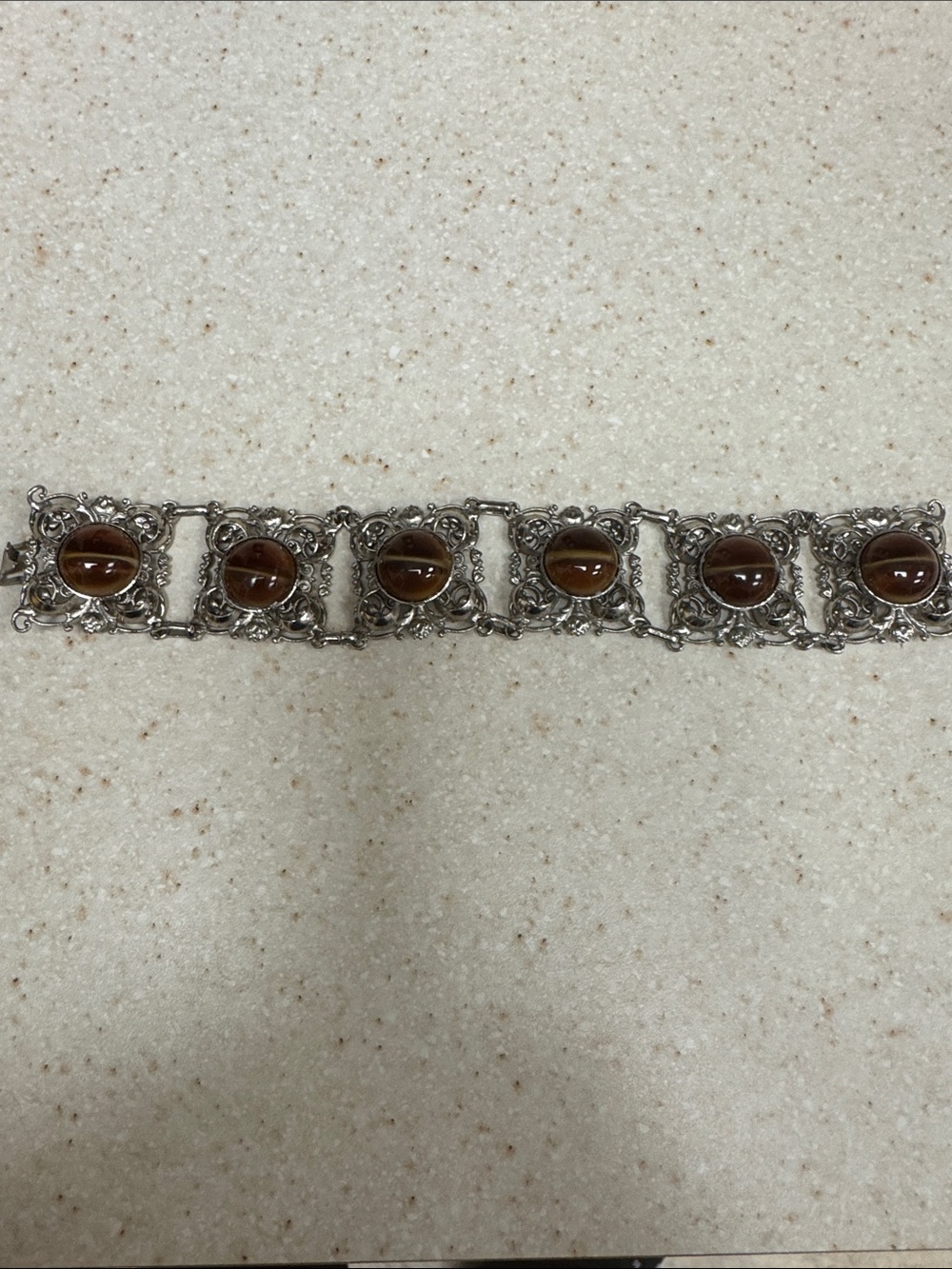 Silver women’s Bracelet with tiger eye